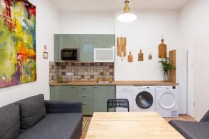 Industrial Style Appartment with AC steps to Gozsdu