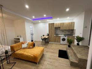 Appartements Appartement Luxe Jaune : photos des chambres