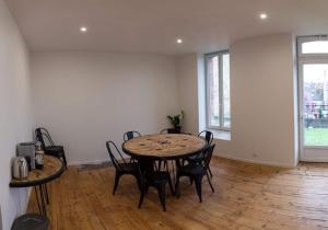 Appartements CYRIS - Chambres Duplex - Spa & Piscine Centre ville : photos des chambres