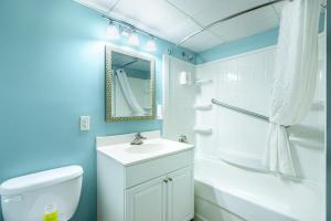 Superior Suite with Sea View room in Ocean Key Resort