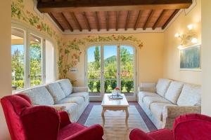 Luxury Villa in Tuscany with Pool near Pisa and Florence - Ten Bedrooms 20 pl