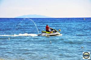 Appartements Seaside apartment with beach service : photos des chambres