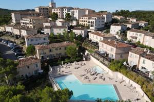 Maisons de vacances Bastidon with terrace - residence with POOL : photos des chambres