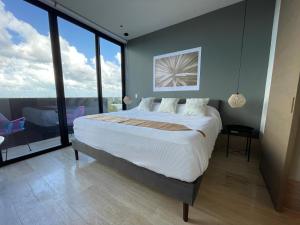 Brand New Condo with Rooftop Pool