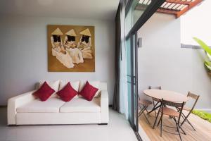 Saiyuan Estate by TropicLook