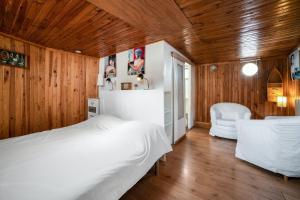 Appartements Appartement d'une chambre avec vue sur le lac terrasse amenagee et wifi a Lyon : photos des chambres