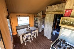 Tentes de luxe Safaritent Glamping L'Ardechois : photos des chambres