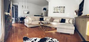 Seaside apartment in Flisvos marina