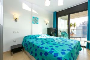 V011 - MARITIM - Roses