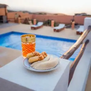 Villa avec piscine Asilah, terrain de foot privative - Larache