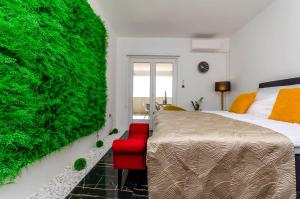Deluxe double room with sauna and pool