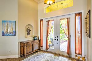 Waterfront Pool and Spa Relaxing Cape Coral Retreat