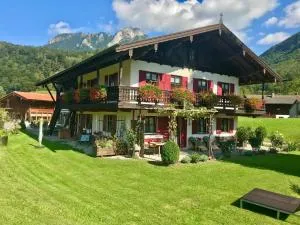 Ferienwohnung Dräxl Garten und Bergblick - Erl