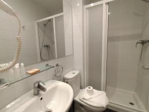 Liceu Apartments by gaiarooms