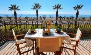 Rainbow Seafront Apartment - Li Gretti