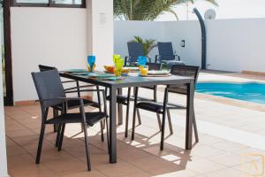 VILLA ORCADES CLOSE TO TOWN CENTER POOL & AC