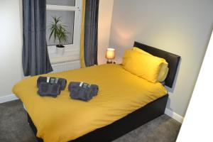 Olive Tree 2 bed Apartment - STAYSEEKERS