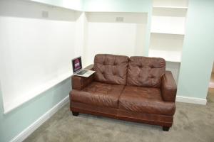 Willow Tree 1 bed Apartment - STAYSEEKERS