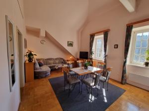 obrázek - Apartma Vrtnica, Vila Golf