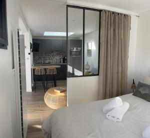 Maisons de vacances Lodge LE CABANON acces direct plage ! : photos des chambres