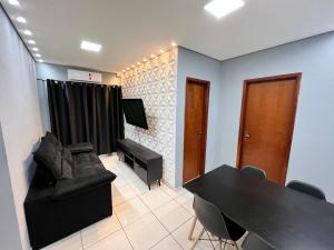 Apto Luxo Praia Grande 50m da Praia WI-FI Familiar