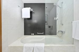 FAHH - Spacious Studio in Emaar Fashion Avenue