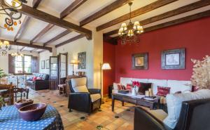 Hotel de Montaña Cueva Ahumada