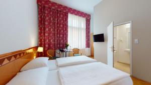 Small Double Room room in Hotel Post Wien