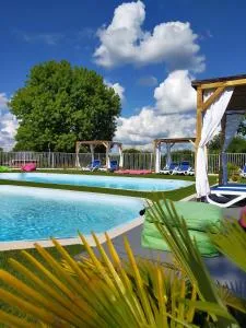 Camping Domaine Vallée du Tarn SN - Saint-Julien-Gaulène