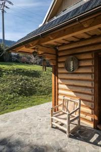 Očarujúci drevený dom v prírodnom prostredí