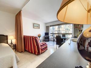 Gray dAlbion studio BON500