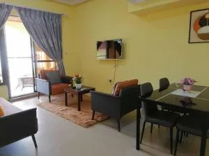 Cheerful and spacious 1-bedroom house - Ejisu