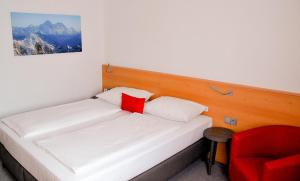 Comfort Double Room room in Novum Hotel München Am Hauptbahnhof