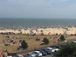 Pier Road Holiday Home - Gorleston-on-Sea