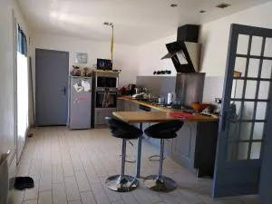 Maison de charme à Autignac avec vue sur jardin et montagne - Laurens