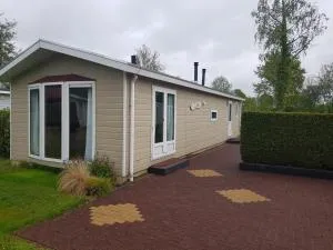 De Bijsselse Enk, Lelie - Lage Bijssel