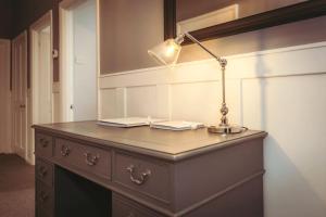 Kent House: contemporary flat close to seafront