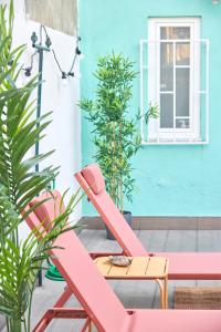 Charming 3BR APT w patio, by TimeCooler