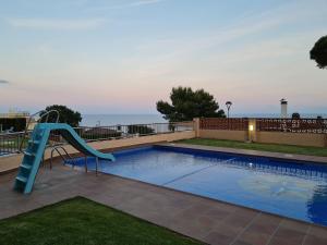SAgaró Apartment with sea views and pool