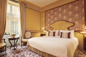 Premium Room room in InterContinental Bordeaux Le Grand Hotel an IHG Hotel
