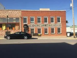 Caldwell Messenger Suites - Wakita