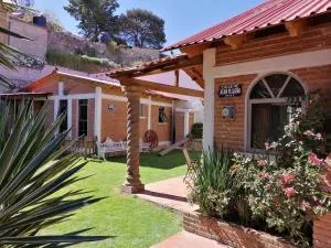 Cabaña La Brujita centro del pueblito magico - 小米内拉尔