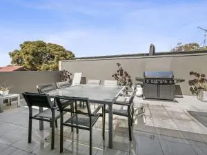 Anderson Central Torquay 36 - City