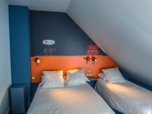 Hotels Hotel Gabriel : Chambre Familiale avec Baignoire