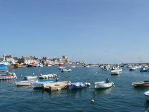 Maisons de vacances Pretty cottage near sandy beach in the Cotentin : photos des chambres