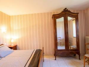 Maisons de vacances Gite Saint-Paul-Lizonne, 3 pieces, 5 personnes - FR-1-616-224 : photos des chambres