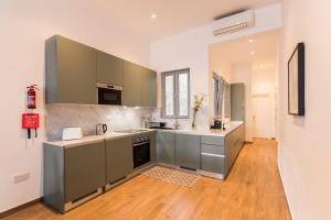 Valletta Collection - 101 Republic