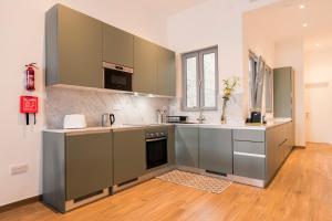 Valletta Collection - 101 Republic