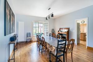 Maisons de vacances Entre mer et foret, grande maison familiale a 230m de la plage de Jospinet : photos des chambres