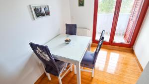 B8 apartment 